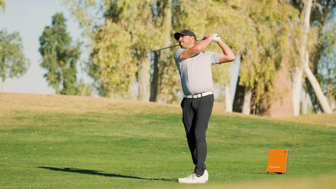 Pourquoi vous grattez la balle : le point bas du swing